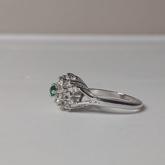 Very Pretty Silver Tone Clear And Green Rhinestone Ring Size 6.75 - Picture 7 of 12